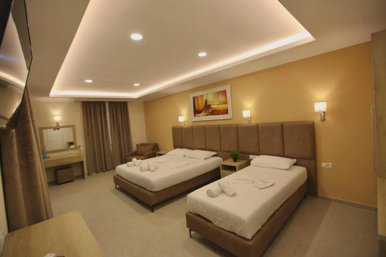 Karos Hotel Llaman Химара