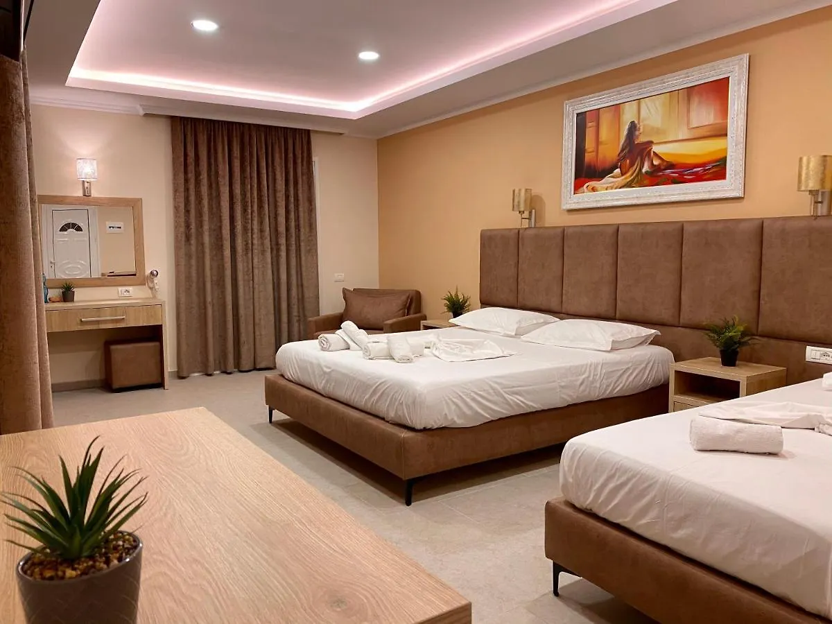 Karos Hotel Llaman Химара