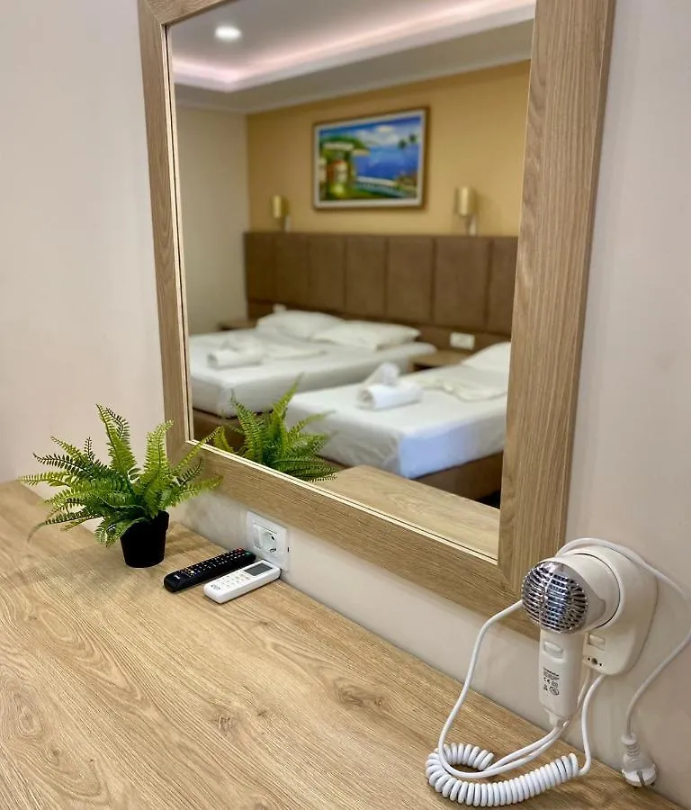 Karos Hotel Llaman Химара Албания