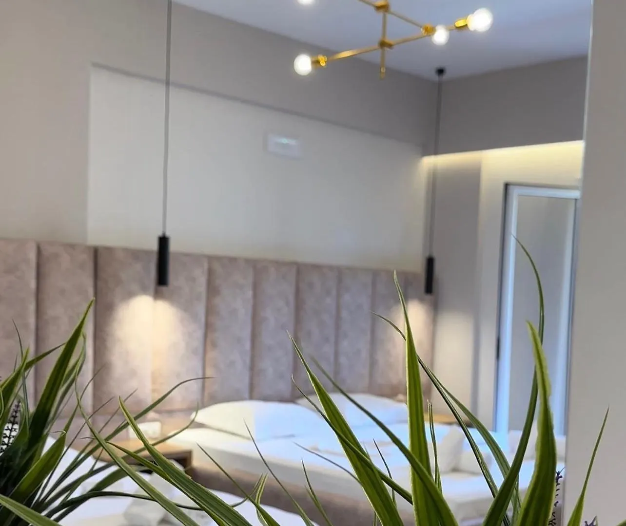 Karos Hotel Llaman Химара Албания