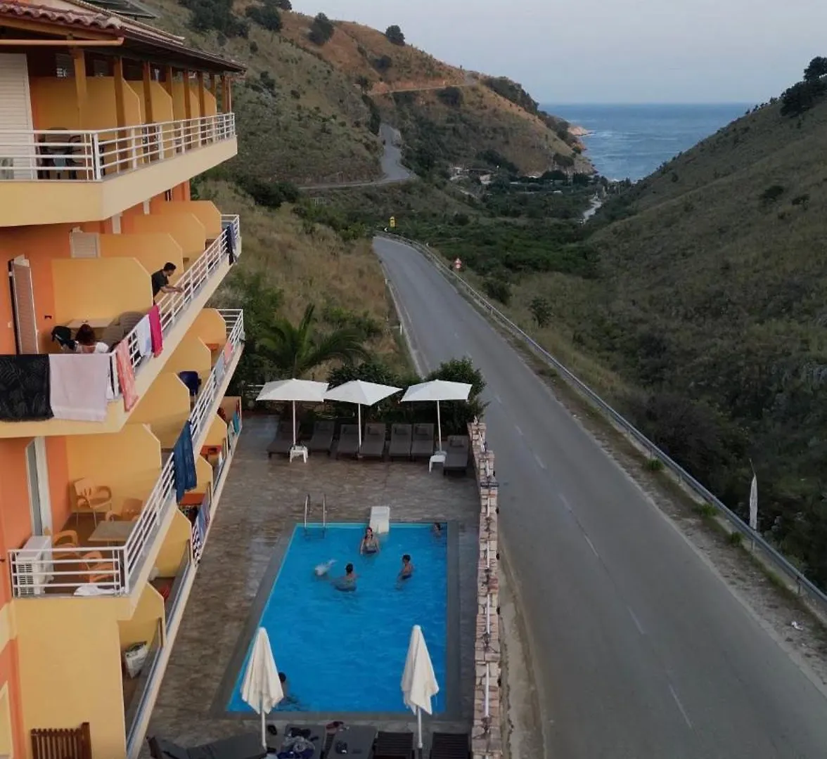 Karos Hotel Llaman Химара