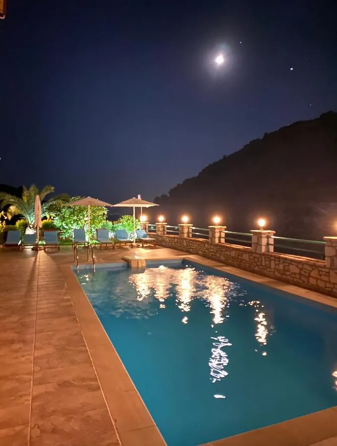 Karos Hotel Llaman Himara