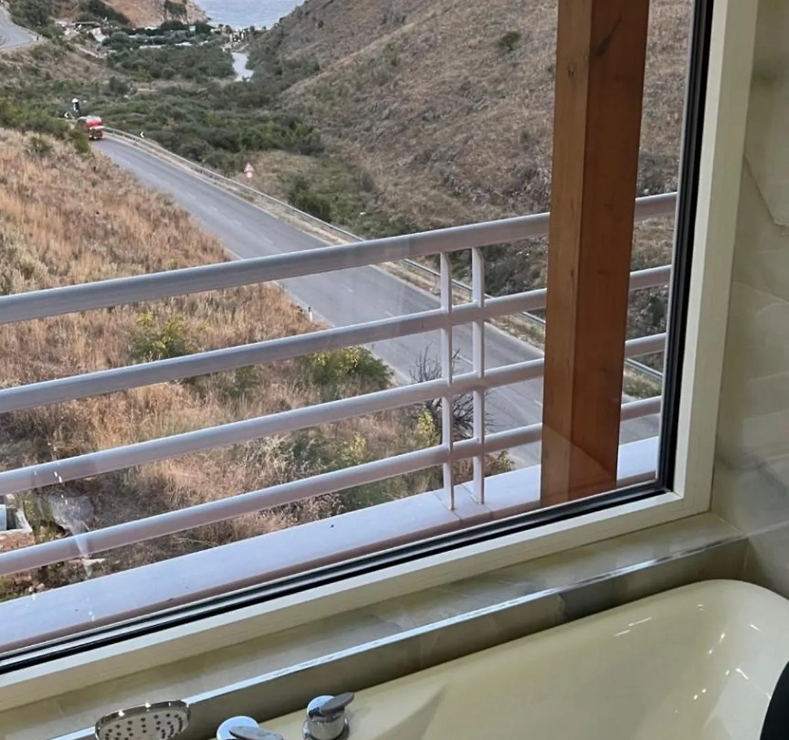 Karos Hotel Llaman Himara